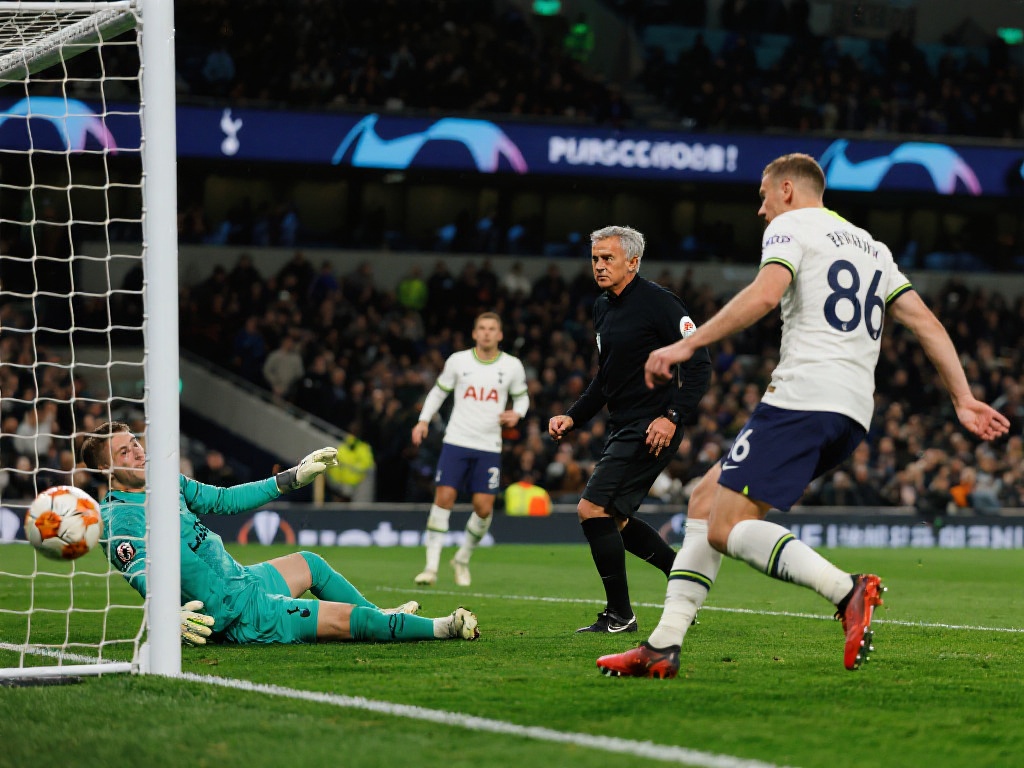 帮助他们深 帮助他们深