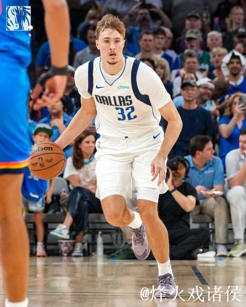 弗拉格首节14分2板2助，独行侠拿到43分创赛季首节得分新高