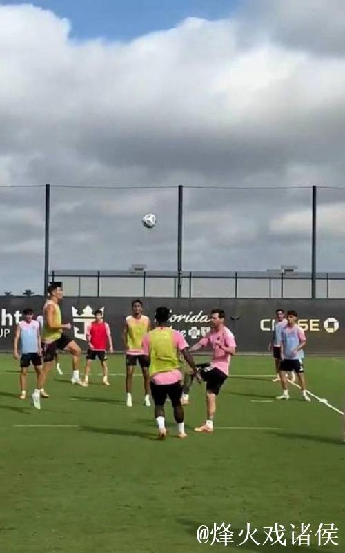 才18岁,换了5个俱乐部,球踢不进了,这孩子把老天爷追着喂的饭当成了自助餐,吃两口就腻了,哪里还懂拼命练球的真谛 才18岁,换了5个俱乐部,球踢不进了,这孩子把老天爷追着喂的饭当成了自助餐,吃两口就腻了,哪里还懂拼命练球的真谛