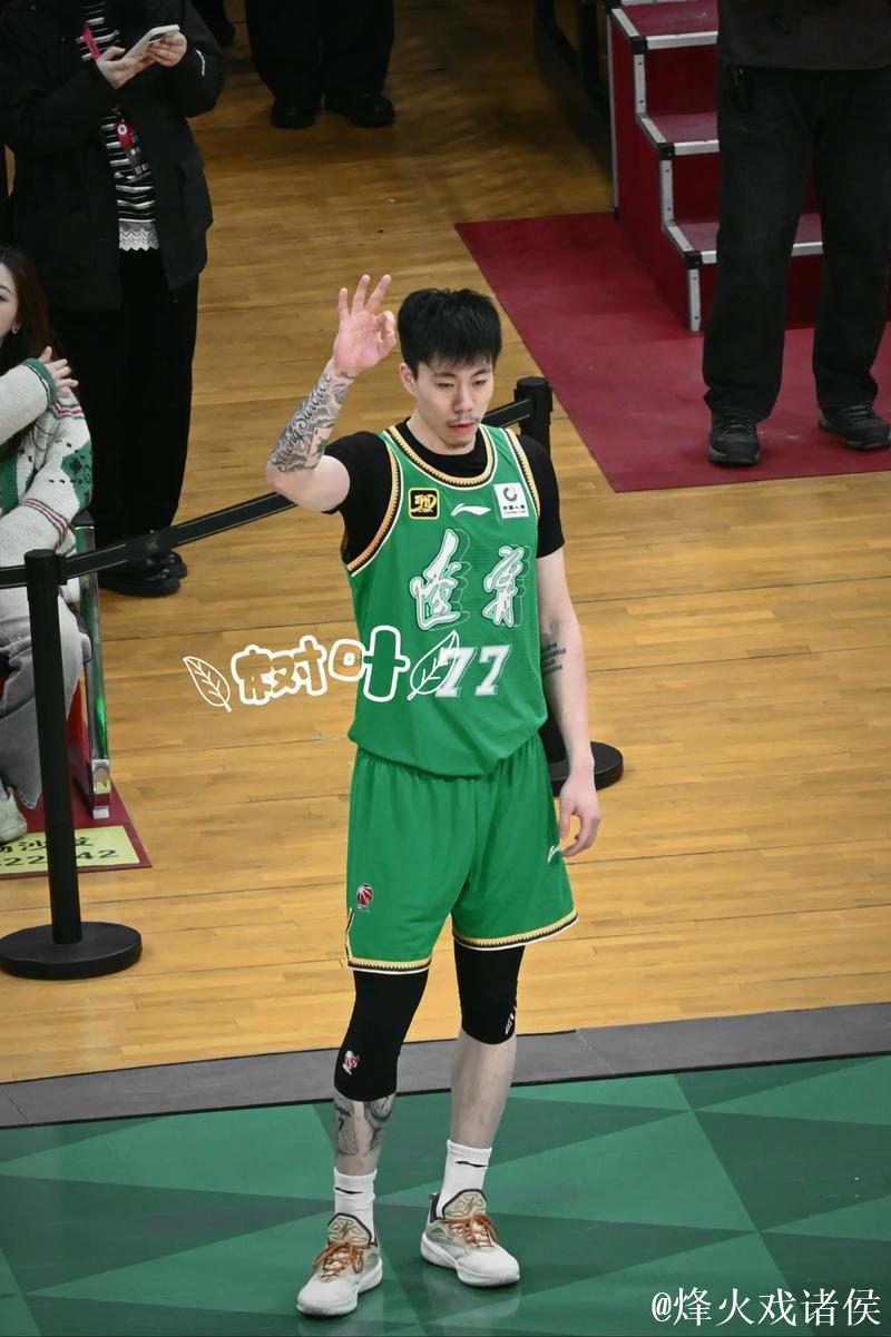 张镇麟16分王哲林14+7 上海大胜送辽宁4连败